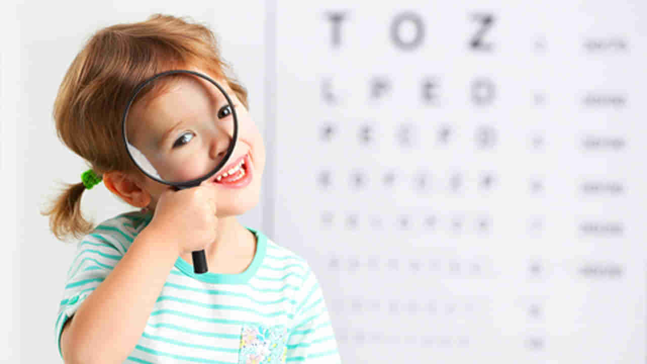 Children Eye Care: మీ పిల్లల కంటి చూపు మెరుగవ్వాలా? ఈ 5 పదార్థాలు రోజూ తినిపించండి..