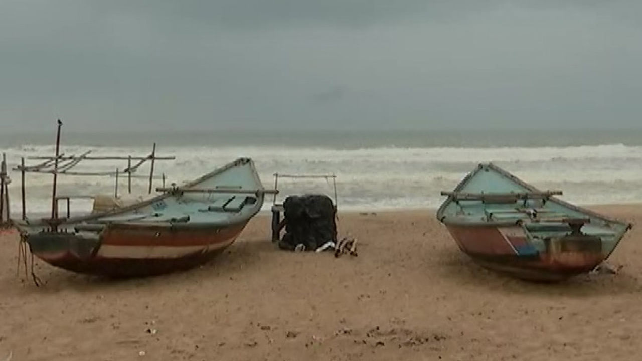 Cyclone Sitrang: ఏపీ ప్రజలకు అలెర్ట్‌.. రానున్న మూడు రోజుల పాటు వర్షాలు.. తుపాను ముప్పు వారికే!