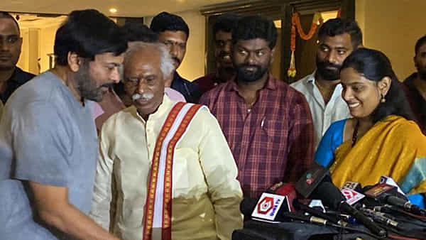 Dattatreya Meets Chiranjeevi: రేపే అలయ్ బలయ్.. మెగాస్టార్ చిరంజీవితో హర్యానా గవర్నర్ దత్తాత్రేయ భేటీ.. చీఫ్ గెస్ట్గా..