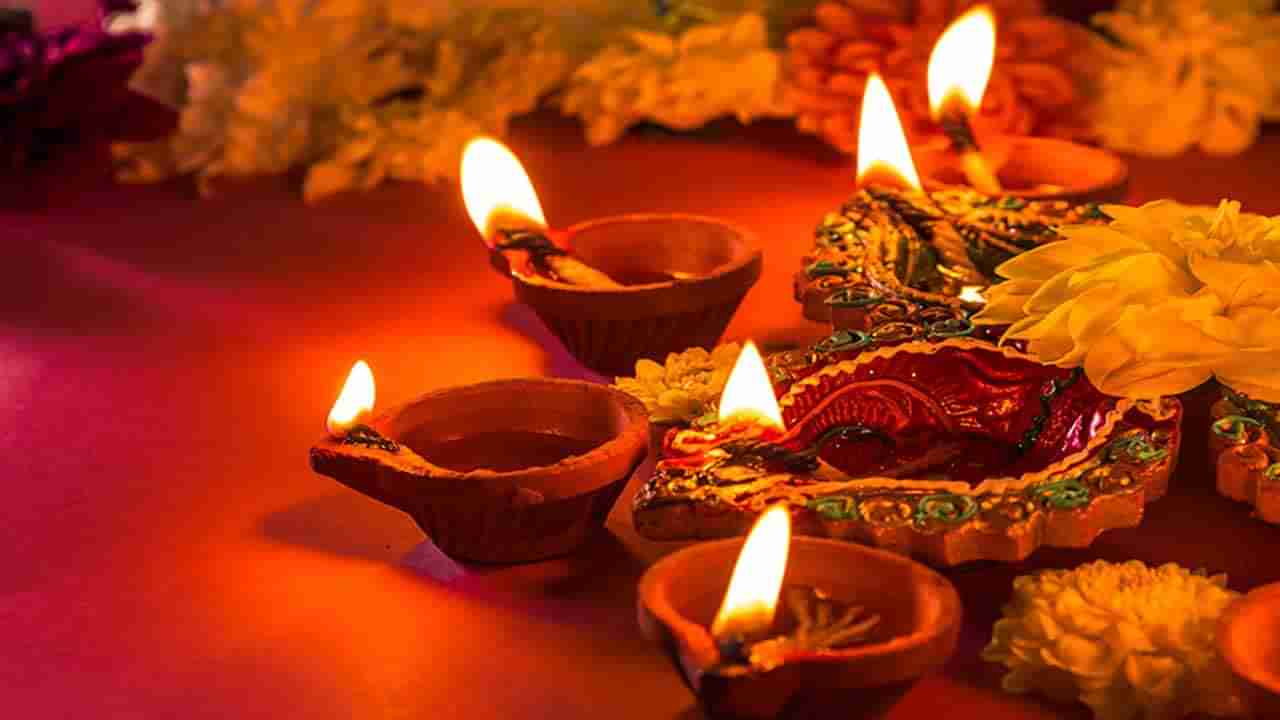 Vastu Tips to Diwali: దీపావళి పండగ తేదీ, శుభ ముహూర్తం.. లక్ష్మీ దేవిని ప్రసన్నం కోసం పాటించాల్సిన వాస్తు చిట్కాలు.. మీకోసం - Telugu News | Vastu Tips for Diwali: Date ...
