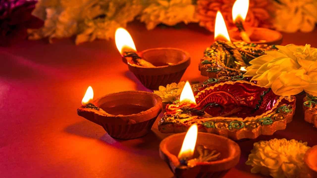 Diwali: అమావాస్య తిథి రెండు రోజులు.. ఏ రోజున దీపావళిని జరుపుకోవాలి.. తేదీ, పూజ సమయం పూర్తి వివరాలు మీ కోసం..