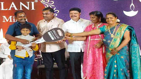 Diwali Gift: అదృష్టవంతులు సామీ.. దీపావళి కానుకగా ఉద్యోగులకు అదిరిపోయే సర్ప్రైజ్ గిఫ్టులు.. ఎక్కడంటే..?