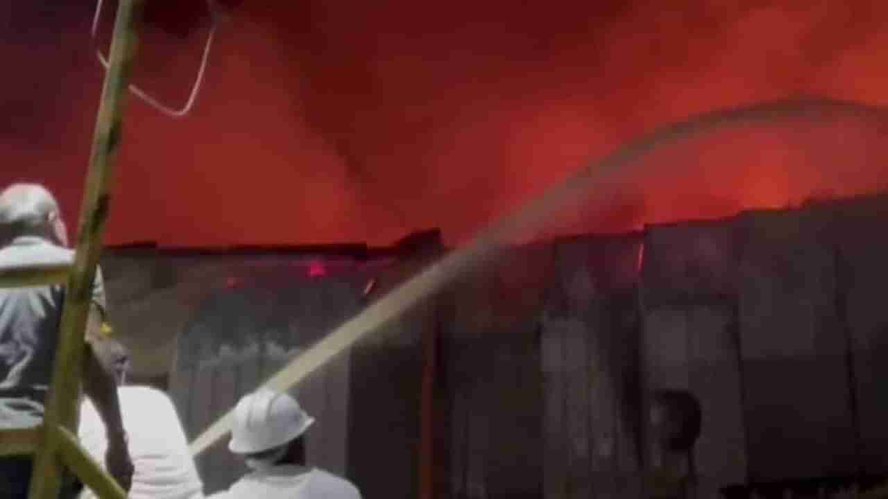 Durga Puja Pandal: దుర్గపూజా మండపంలో భారీ అగ్నిప్రమాదం.. ముగ్గురు మృతి, 64 మందికి గాయాలు