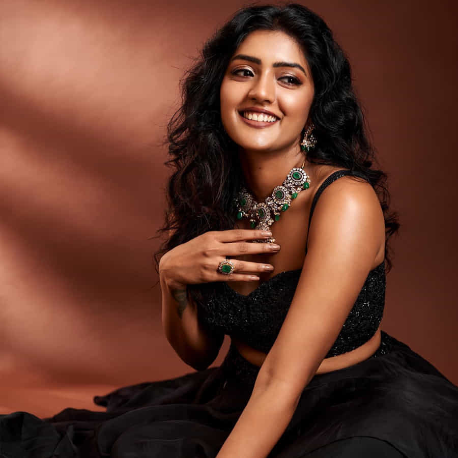 టాలీవుడ్ తెలుగింటి అందం ఈషా రెబ్బా అంతకుముందు ఆ తర్వాత చిత్రంతో వెండితెరకు పరిచయమైంది. మొదటి సినిమాతోనే అందం, అభినయపరంగా మంచి మార్కులు తెచ్చుకుంది.