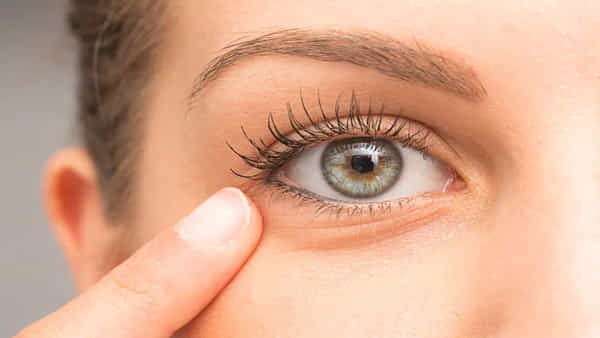 Eye Wrinkle: మీ కంటి కింద ముడతలా.. అయితే ఈ సూపర్ టిప్స్తో ఈజీగా వదిలించుకోండి..
