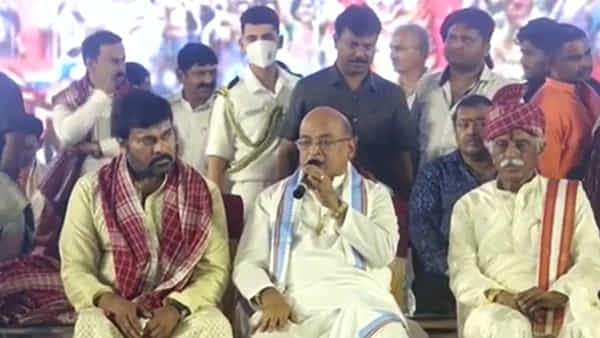 Alai Balai: చిరూ ఫొటో సెషన్ ఆపేయండి.. లేదంటే నాకు సెలవియ్యండి.. అలయ్ బలయ్లో గరికపాటి సీరియస్