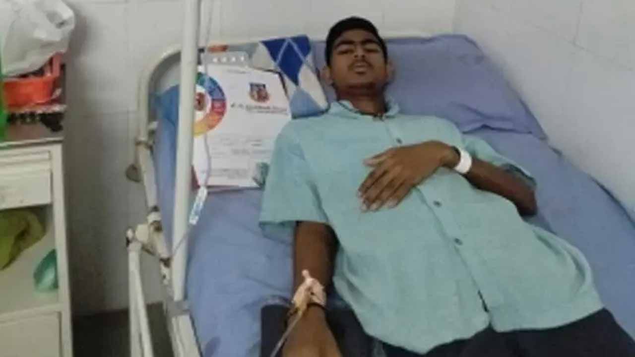 Gujarat: స్కూల్ కు ఆలస్యంగా వచ్చిన స్టూడెంట్ ను గుంజీలు తీయించిన టీచర్ .. కిడ్నీ సమస్యతో ఆస్పత్రి పాలు