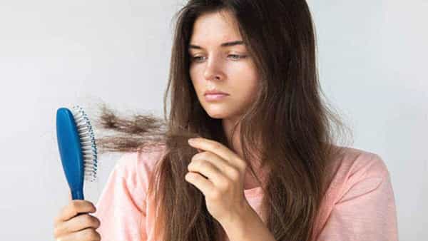 Hair Loss: మీ జుట్టు రాలుతోందా కారణాలు తెలుసుకోండి.. ఇలా చేశారంటే మీ జుట్టు పట్టులా..
