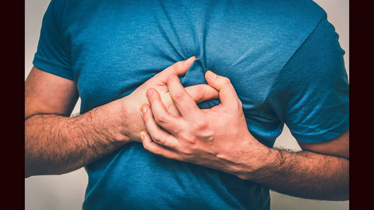 Heart Attack Symptoms: గుండెపోటుకు ముందుగా కనిపించే లక్షణాలివే.. వెంటనే అలెర్ట్ అవ్వండి!