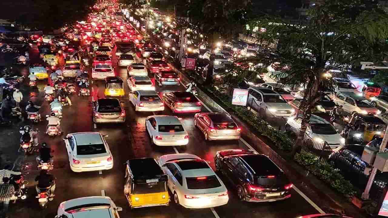 Hyderabad: దంచి కొట్టిన వర్షం.. చుక్కలు చూస్తున్న నగరవాసులు.. మరో రెండు రోజులు ఇదే సిచ్యువేషన్..