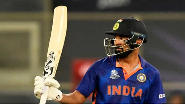 IND vs AUS: 6 ఫోర్లు, 3 సిక్సులు.. 172 స్ట్రైక్తో బ్యాటింగ్.. వరుస హాఫ్ సెంచరీలతో టీమిండియా ఓపెనర్ దూకుడు..