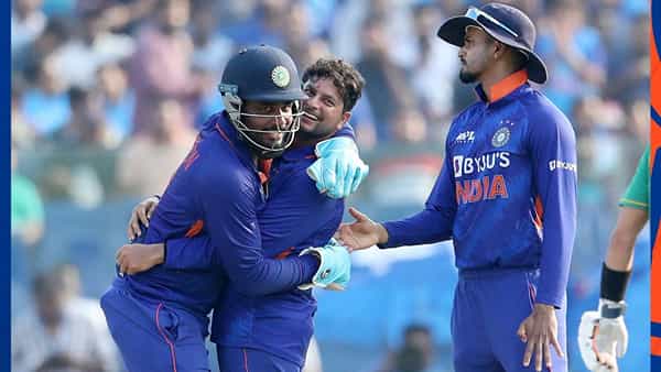 India vs South Africa: స్పిన్ దెబ్బకు చాప చుట్టేసిన సౌతాఫ్రికా.. టీమిండియా ముందు స్వల్ప లక్ష్యం..