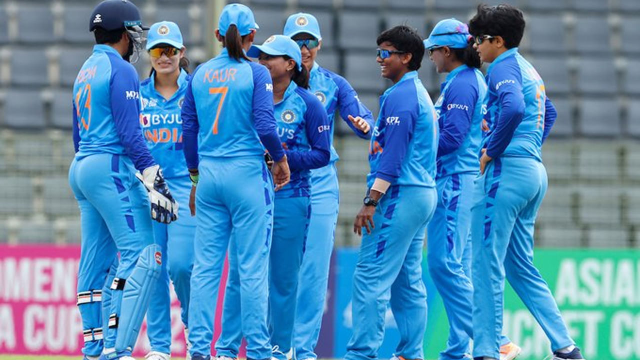 Women's Asia Cup : మహిళల ఆసియా కప్ లో ఫైనల్స్ చేరిన భారత్.. ప్రత్యర్థి పై ఉత్కంఠ..