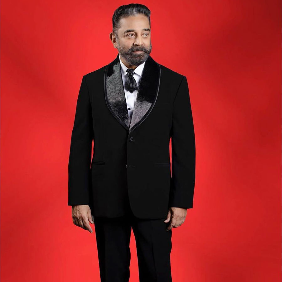 లోకనాయకుడు కమల్‌ హాసన్‌ హీరోగా ఎంత గొప్ప పేరు సంపాదించారో అందరికి తెలుసు. తెలుగు తమిళ్ అంటూ భాషతో సంబంధం లేకుండా తనదైన నటనతో యావత్ ప్రపంచవ్యాప్తంగా అభిమానులను సొంతం చేసుకున్నారు. తాజాగా యంగ్ హీరోస్ కి గట్టిపోటీ ఇస్తున్నట్టు లోకనాయకుడు కొత్త ఫోటోషూట్.