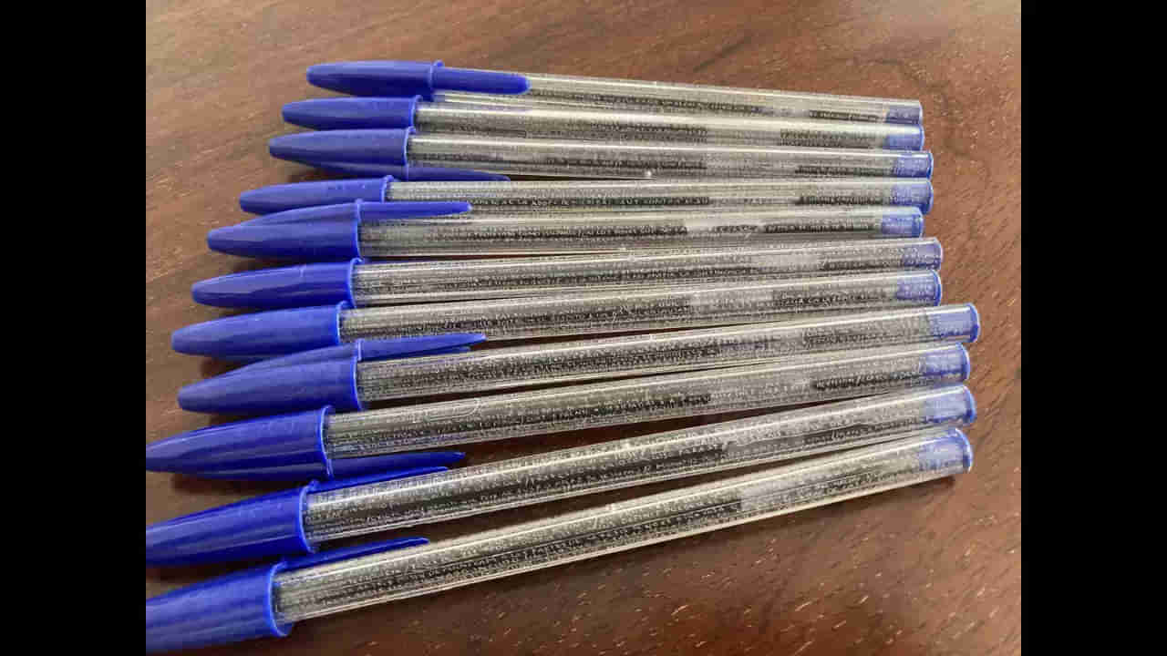 ఇదేం క్రియేటివిటీ సామీ.. పెన్నులపై మాస్‌ కాపీయింగ్‌.. చివరకు ఏమైందంటే!