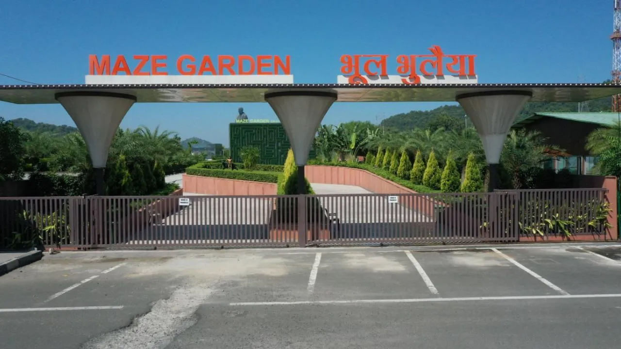 గుజరాత్లోని కెవాడియాలో 'టేబుల్ గార్డెన్' అంటే మేజ్ పార్క్ను ప్రధాని నరేంద్ర మోదీ సర్ధార్ వల్లభాయ్ పటేల్ 147వ జయంతి సందర్భంగా ప్రారంభించనున్నారు. ఈ మేజ్ పార్క్ 3 ఎకరాలలో విస్తరించి ఉంది. ఇది దేశంలోనే అతిపెద్ద టేబుల్ గార్డెన్.