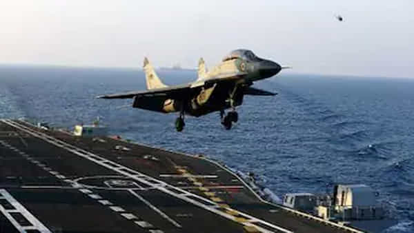 Navys MiG-29K Crashed Again: వరుసగా నాలుగోసారి పేలిన మిగ్-29 విమానం.. తృటిలో తప్పించుకున్న పైలట్!