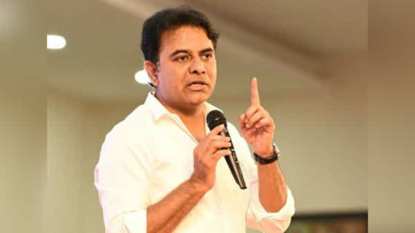 Video: విదేశాల్లో చిక్కుకున్న తెలుగోడికి అండగా మంత్రి కేటీఆర్.. తర్వలోనే ఇంటికి రప్పిస్తానంటూ హామీ..
