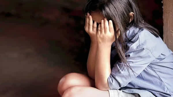 Black Magic: అర్థరాత్రి గది నుంచి బాలిక అరుపులు.. దెయ్యం వదిలించానన్న దొంగ బాబా.. తెల్లారి షాకింగ్ న్యూస్..