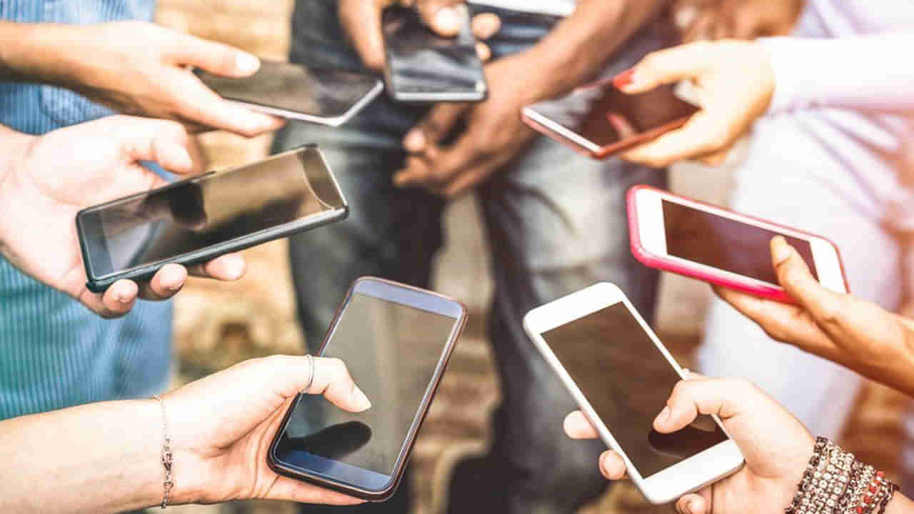 Smartphone: మొబైల్ ఫోన్ కొనే ప్లాన్‌లో ఉన్నారా.? అయితే వెంటనే కొనేయండి.. దీపావళి తర్వాత మాత్రం..