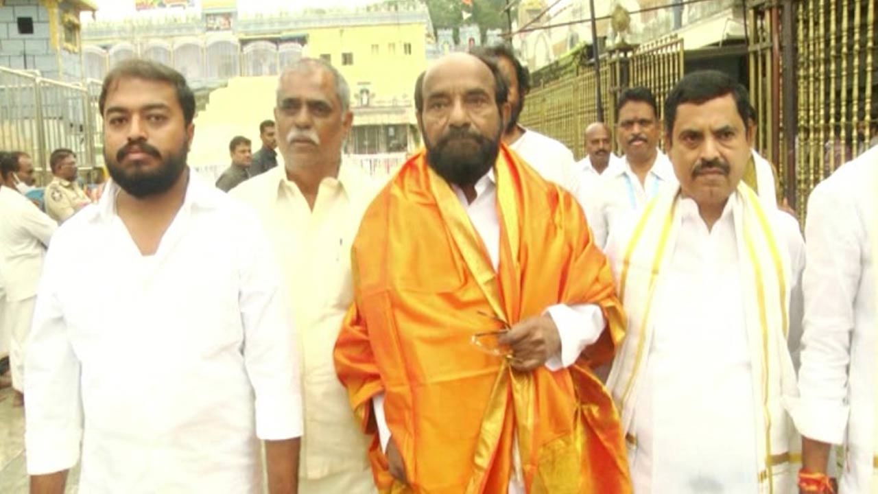 Tirumala: శ్రీవారిని దర్శించుకున్న ప్రముఖులు.. ఏపీ 20 ఏళ్లలో దేశంలోనే కాదు.. ప్రపంచంలో ఫస్ట్ ప్లేస్ లో ఉంటుందన్న ఆర్.కృష్ణయ్య