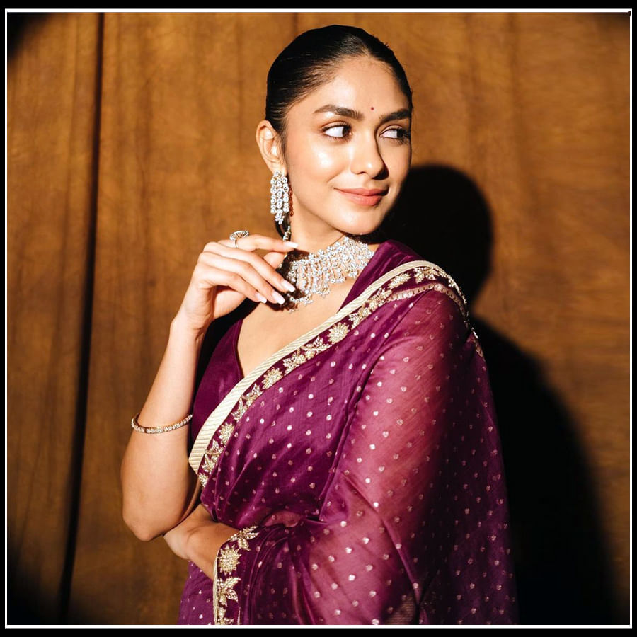 Mrunal Thakur: అందం భూమిపై తిరుగుతున్నట్టు కనిపించే అల్లరి సీత మృణాల్ క్యూట్ ఫొటోస్..