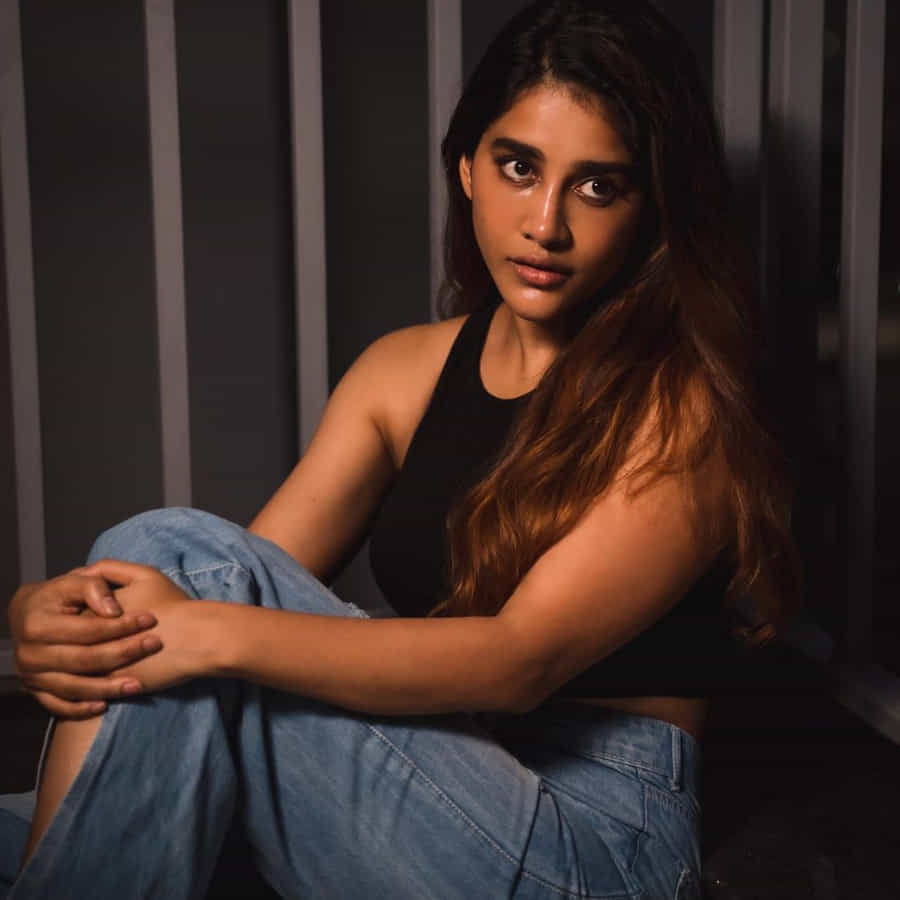 ‘నన్ను దోచుకుందువటే’ సినిమాతో తెలుగు ప్రేక్షకులకు పలకరించింది అందాల తార నభా నటేష్. తొలి చిత్రంతోనే తనదైన అందం, నటనతో ఆకట్టుకున్న ఈ ముద్దుగుమ్మ అందరి దృష్టిని ఆకర్షించింది.ఈ అమ్మడికి అవకాశాలు తక్కువ ఉన్న అందం మాత్రం ఎక్కువే. ఈ ముద్దుగుమ్మ ఫొటోస్ కు ఫిదా అవ్వని వాళ్ళు ఉండరు.
