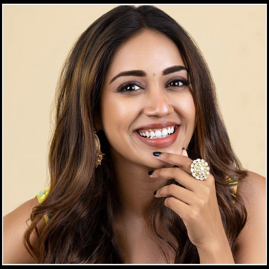 Nivetha Pethuraj: నేలపై నడిచే మోడరన్ మేనక నివేతనా..