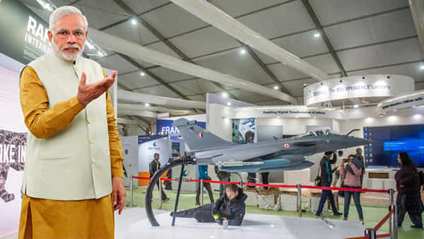Defence Expo 2022: నేడు డిఫెన్స్ ఎక్స్పోను సందర్శించనున్న ప్రధాని మోడీ.. పలు కీలక ప్రాజెక్టులకు శ్రీకారం..