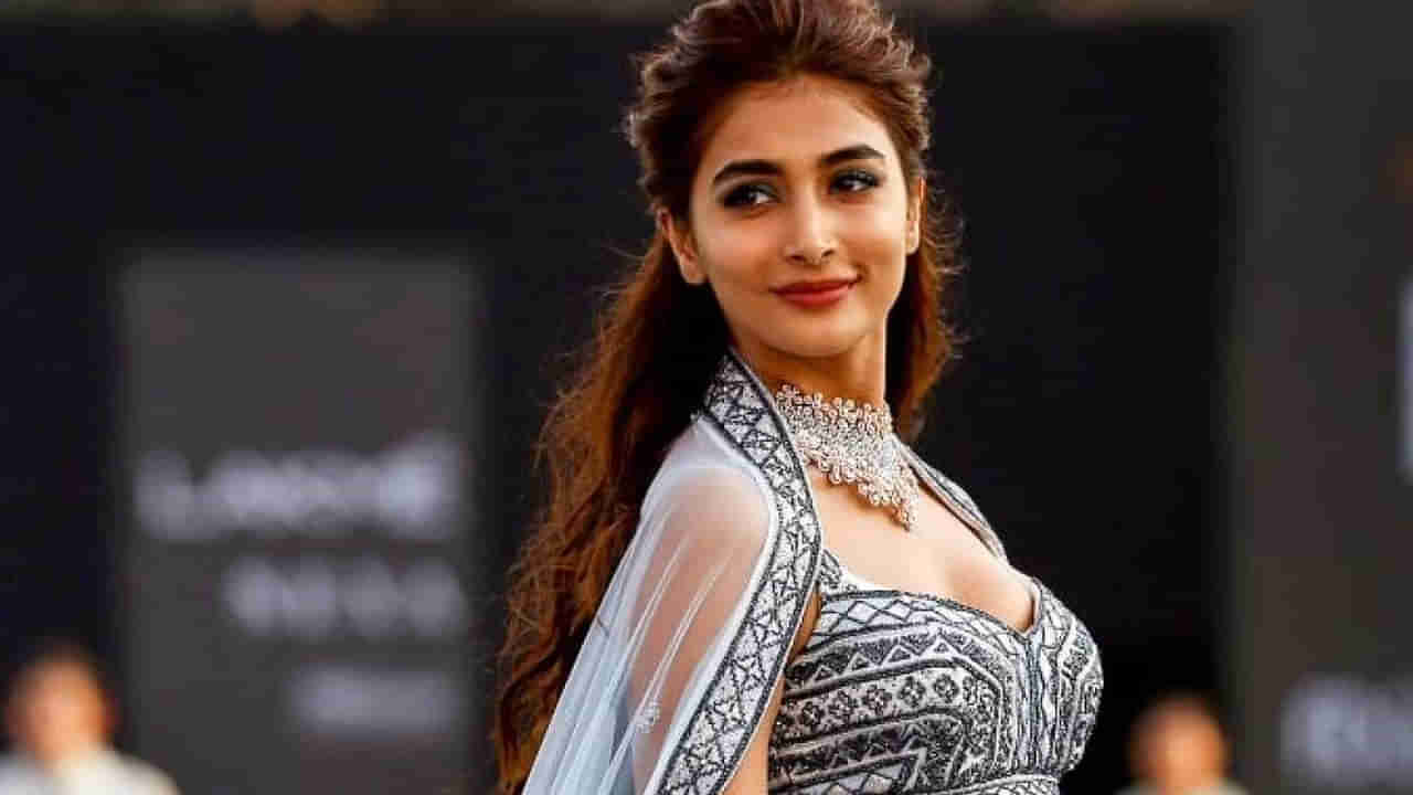 Pooja Hegde: సర్జరీ చేయించుకున్న పూజాహెగ్డే.. క్లారిటీ ఇచ్చిన హీరోయిన్ టీమ్