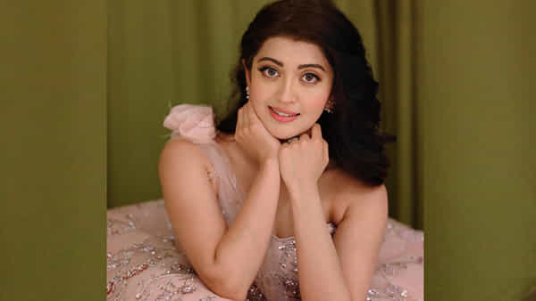 Pranitha: ప్రిన్సెస్లా ముస్తాబయిన ప్రణీత.. డ్రెస్తో ఇబ్బందిపడిన హీరోయిన్.. చివరకు..