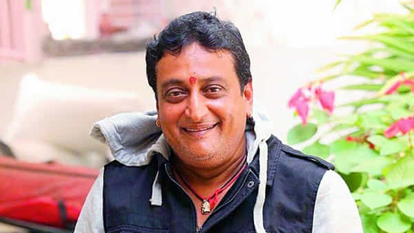 Prudhvi Raj: భార్యకు ప్రతి నెల రూ.8 లక్షలు ఇవ్వాల్సిందే..! కమెడియన్కు షాక్ ఇచ్చిన కోర్టు
