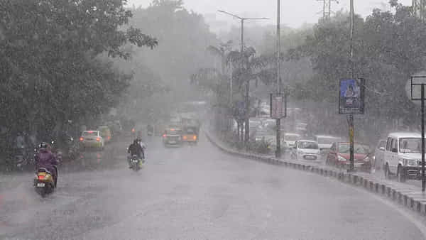 Rain Alert: తెలుగు రాష్ట్రాల ప్రజలకు రెయిన్ అలెర్ట్.. రానున్న రెండు రోజులు ఈ ప్రాంతాల్లో వర్షాలు..