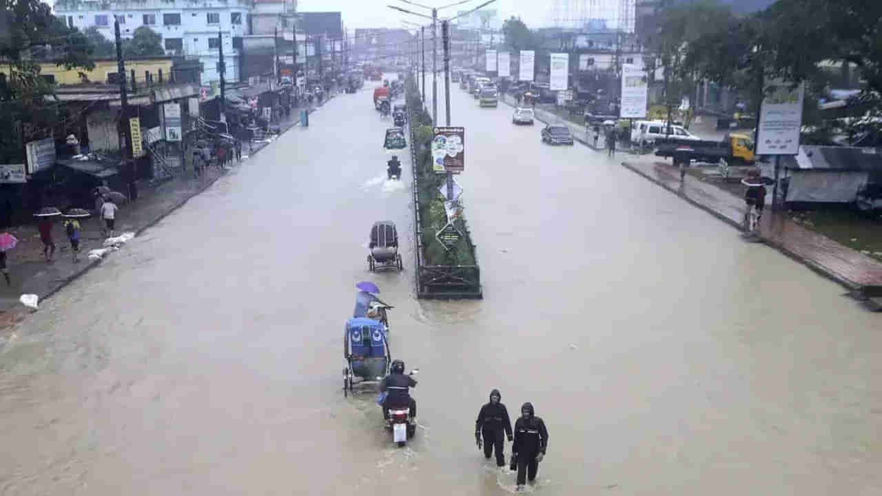 Sitrang: సిత్రాంగ్ ఎఫెక్ట్.. 16 మంది మృతి.. విద్యా సంస్థలకు సెలవు..