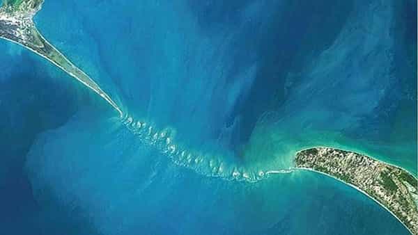 Ram Setu Bridge: రామ సేతు మిస్టరీపై మళ్లీ మొదలైన చర్చ.. శ్రీరాముడు నిర్మించినదేనా?