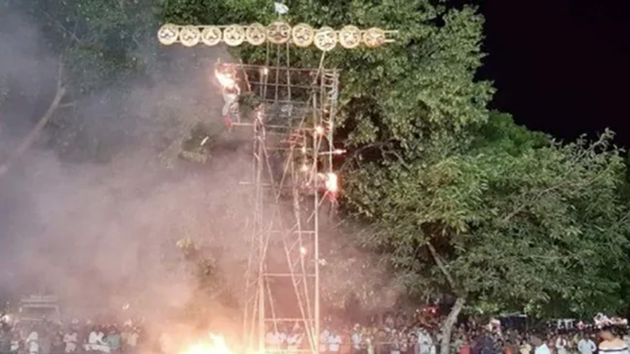 Dussehra: రావణుడి 10 తలలు దహనంకాలేదని ప్రభుత్వ ఉద్యోగి సస్పెన్షన్