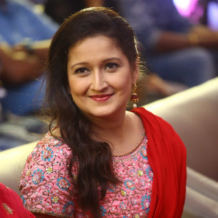 కార్తి కథానాయకుడిగా పి.ఎస్. మిత్రన్ దర్శకత్వంలో తెరకెక్కిన చిత్రం ‘సర్దార్’. రాశీఖన్నా, రజీషా విజయన్ కథానాయికలు. చంకీ పాండే కీలక పాత్ర పోషించారు. ఈ సినిమా దీపావళి కానుకగా ఈ నెల 21న ప్రేక్షకుల ముందుకు రానుంది. ఈ సందర్భంగా ‘సర్దార్’ ప్రీ రిలీజ్ వేడుక ఘనంగా జరుగుతోంది. నటుడు నాగార్జున ఈ వేడుకకు హాజరయ్యారు.
