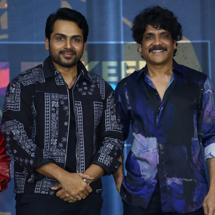 కార్తి కథానాయకుడిగా పి.ఎస్. మిత్రన్ దర్శకత్వంలో తెరకెక్కిన చిత్రం ‘సర్దార్’. రాశీఖన్నా, రజీషా విజయన్ కథానాయికలు. చంకీ పాండే కీలక పాత్ర పోషించారు. ఈ సినిమా దీపావళి కానుకగా ఈ నెల 21న ప్రేక్షకుల ముందుకు రానుంది. ఈ సందర్భంగా ‘సర్దార్’ ప్రీ రిలీజ్ వేడుక ఘనంగా జరుగుతోంది. నటుడు నాగార్జున ఈ వేడుకకు హాజరయ్యారు.