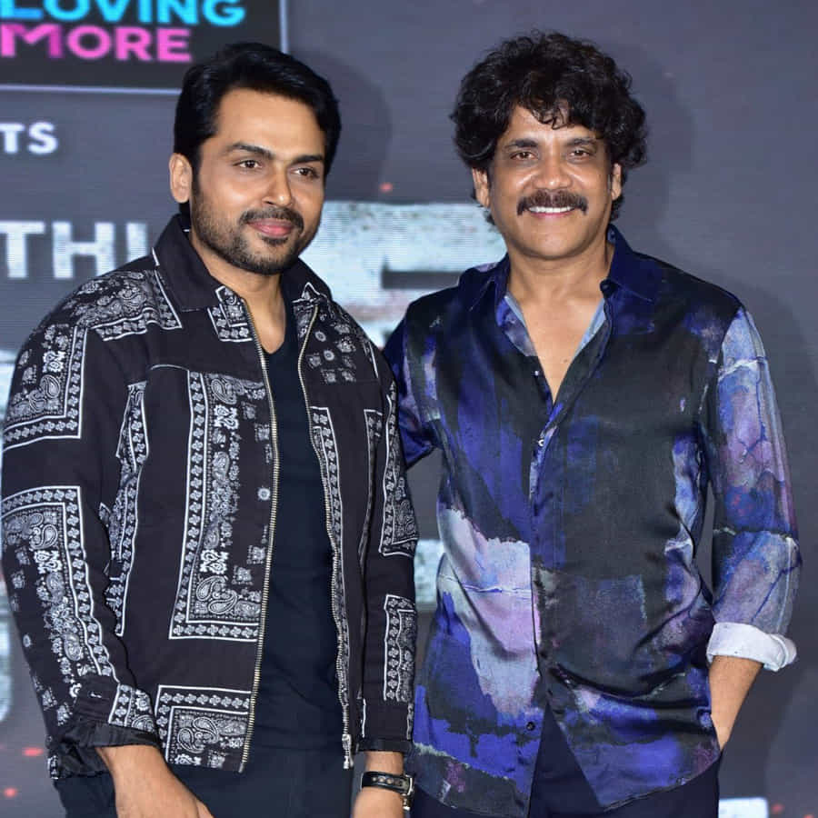 కార్తి కథానాయకుడిగా పి.ఎస్. మిత్రన్ దర్శకత్వంలో తెరకెక్కిన చిత్రం ‘సర్దార్’. రాశీఖన్నా, రజీషా విజయన్ కథానాయికలు. చంకీ పాండే కీలక పాత్ర పోషించారు. ఈ సినిమా దీపావళి కానుకగా ఈ నెల 21న ప్రేక్షకుల ముందుకు రానుంది. ఈ సందర్భంగా ‘సర్దార్’ ప్రీ రిలీజ్ వేడుక ఘనంగా జరుగుతోంది. నటుడు నాగార్జున ఈ వేడుకకు హాజరయ్యారు.