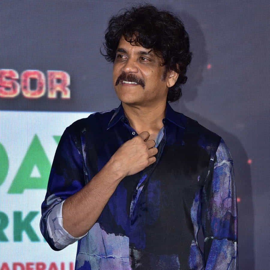కార్తి కథానాయకుడిగా పి.ఎస్. మిత్రన్ దర్శకత్వంలో తెరకెక్కిన చిత్రం ‘సర్దార్’. రాశీఖన్నా, రజీషా విజయన్ కథానాయికలు. చంకీ పాండే కీలక పాత్ర పోషించారు. ఈ సినిమా దీపావళి కానుకగా ఈ నెల 21న ప్రేక్షకుల ముందుకు రానుంది. ఈ సందర్భంగా ‘సర్దార్’ ప్రీ రిలీజ్ వేడుక ఘనంగా జరుగుతోంది. నటుడు నాగార్జున ఈ వేడుకకు హాజరయ్యారు.