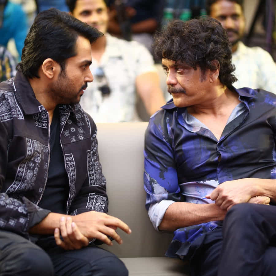 కార్తి కథానాయకుడిగా పి.ఎస్. మిత్రన్ దర్శకత్వంలో తెరకెక్కిన చిత్రం ‘సర్దార్’. రాశీఖన్నా, రజీషా విజయన్ కథానాయికలు. చంకీ పాండే కీలక పాత్ర పోషించారు. ఈ సినిమా దీపావళి కానుకగా ఈ నెల 21న ప్రేక్షకుల ముందుకు రానుంది. ఈ సందర్భంగా ‘సర్దార్’ ప్రీ రిలీజ్ వేడుక ఘనంగా జరుగుతోంది. నటుడు నాగార్జున ఈ వేడుకకు హాజరయ్యారు.