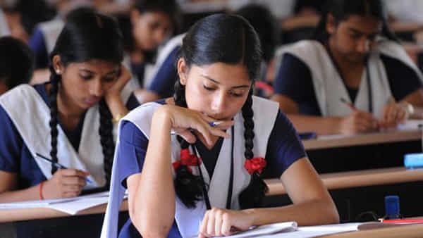 Scholarship: 9వ తరగతి నుంచి ఇంటర్ వరకు.. నాలుగేళ్ల పాటు స్కాలర్షిప్ పొందే సదవకాశం.. ఎలాగంటే..