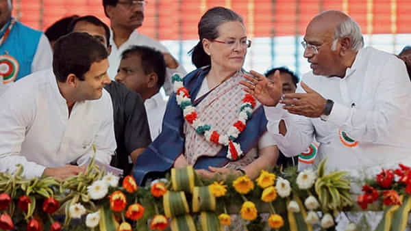 Congress: సోనియా ఆ మాట ఎవరికి చెప్పలేదు.. కాంగ్రెస్ నేత మల్లికార్జున్ ఖర్గే ఆసక్తికర వ్యాఖ్యలు..