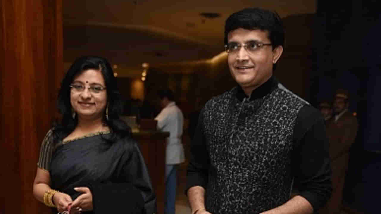 Sourav Ganguly: దాదా సతీమణికి తీవ్ర అస్వస్థత..  ప్రత్యేక వైద్యుల పర్యవేక్షణలో చికిత్స