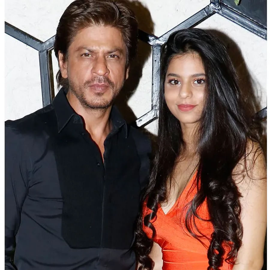 బాద్ షా షారుక్ ఖాన్ గారాల పట్టి సుహానా ఖాన్ సోషల్ మీడియా యాక్టివిటీ గురించి చెప్పాల్సిన పనిలేదు. అమ్మడు నెట్టింట మహా యాక్టివ్ గా ఉంటుంది.