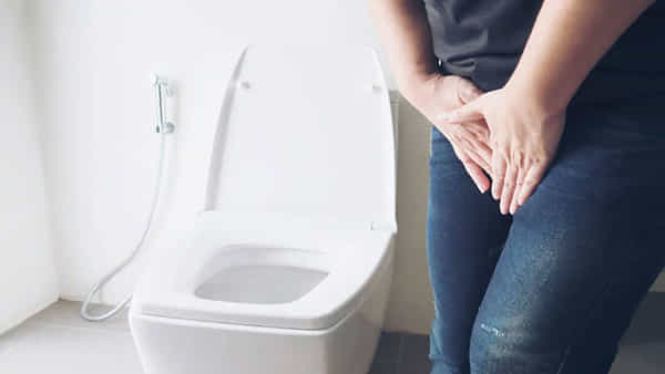 Urinary: మూత్రం వస్తున్నా.. ఎక్కువసేపు బిగపట్టుకుంటున్నారా..? అయితే, రోగాలు కొనితెచ్చుకుంటున్నట్లే..