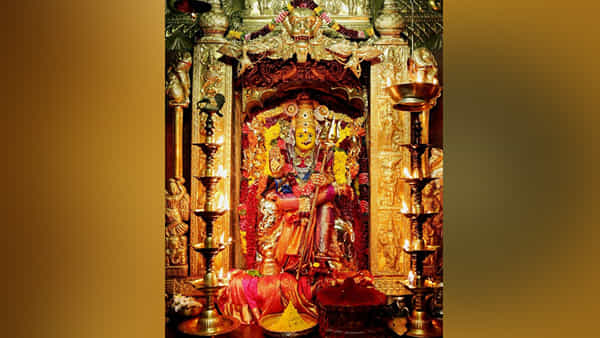 Vijayawada: విజయవాడ దుర్గమ్మ భక్తులకు శుభవార్త.. ఇకపై సామాన్య భక్తులకు కూడా ఆ అవకాశం..