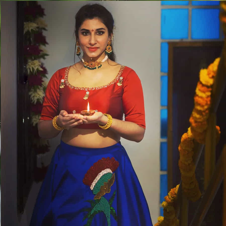 బుల్లితెర బ్యూటీ.. గ్లామర్ యాంకర్ విష్ణు ప్రియా.. పోవే పోరా షోతో తన మాటలతో మంచి ఫాలోయింగ్ ని పెంచుకుంది ఈ ముద్దుగుమ్మ. ఇక తన అందాలతో సోషల్ మీడియా ద్వారా అభిమానులకు గ్లామర్ విందుని వడ్డిస్తుంది.