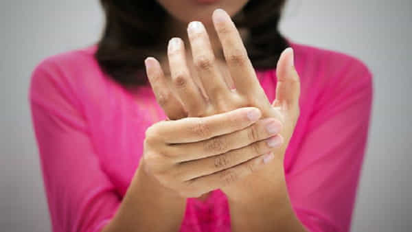 Vitamin Deficiency: ఆ విటమిన్ లోపం వల్ల మతిమరుపు వస్తుంది.. కంటి చూపు దెబ్బతింటుంది.. ఇక అన్నీ సమస్యలే..