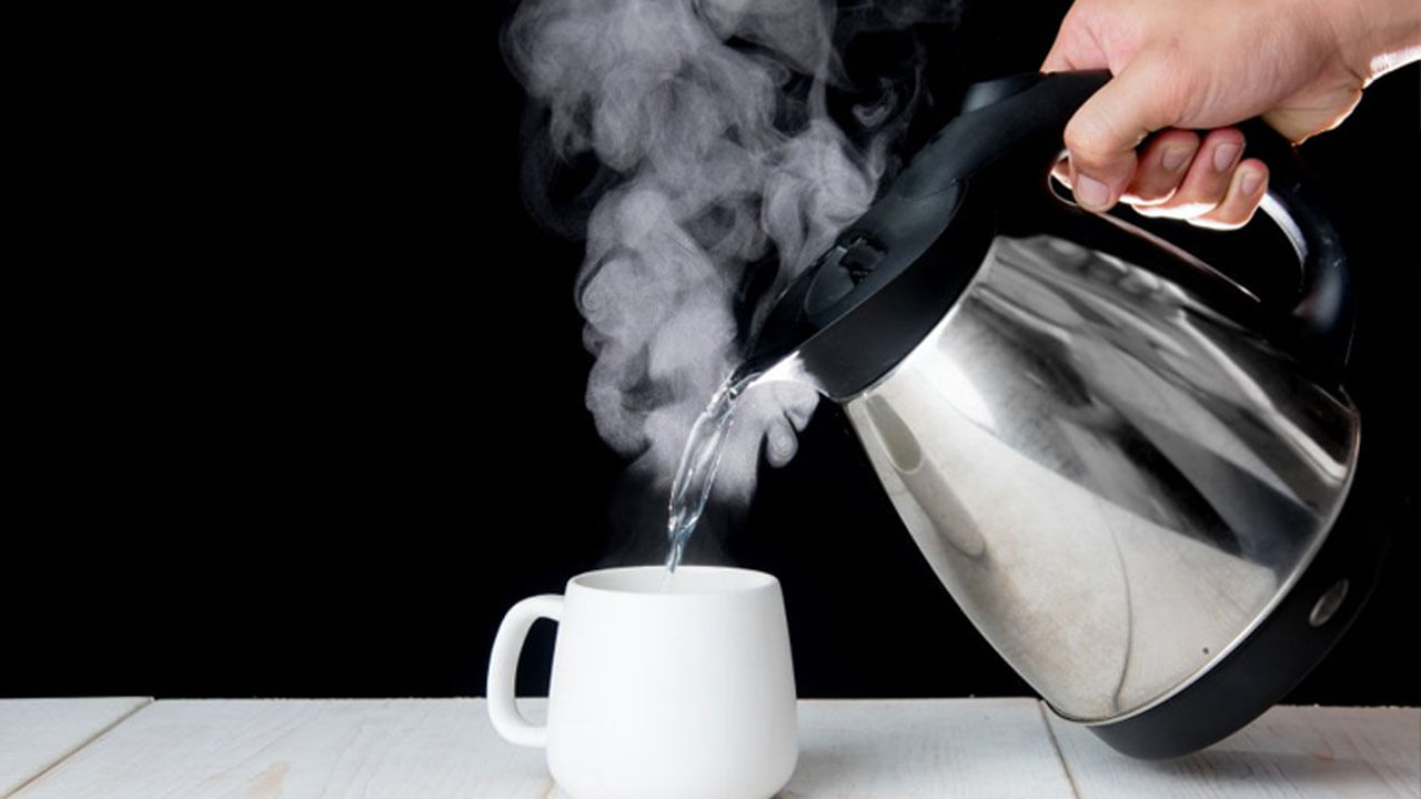 Warm Water: గోరువెచ్చని నీరు తాగడం వల్ల ఇన్ని ఉపయోగాలా..?